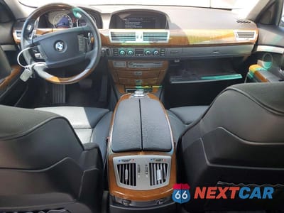Zdjęcie 8 z 12 samochodu: 2006 BMW 750 LI VIN:WBAHN83576DT35748 - miniatura