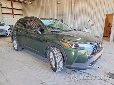 Czwarte zdjęcie samochodu z boku: 2023 TOYOTA COROLLA CROSS LE VIN:7MUBAABG0PV073260 - miniatura