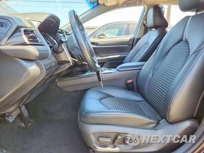 Zdjęcie 7 z 13 samochodu: 2020 TOYOTA CAMRY SE VIN:4T1G11AK1LU945968 - miniatura