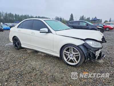 Czwarte zdjęcie samochodu z boku: 2013 MERCEDES-BENZ C 300 4MATIC VIN:WDDGF8AB9DA800507 - miniatura