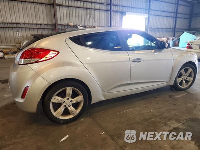 Trzecie zdjęcie samochodu z tyłu: 2013 HYUNDAI VELOSTER BASE VIN:KMHTC6AD1DU146278 - miniatura