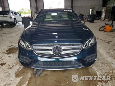 Piąte zdjęcie samochodu w środku: 2017 MERCEDES-BENZ E 300 4MATIC VIN:WDDZF4KB9HA067431 - miniatura