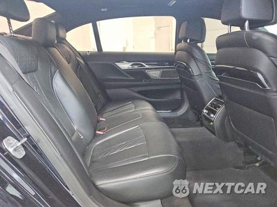 Zdjęcie 10 z 12 samochodu: 2019 BMW 750 XI VIN:WBA7F2C57KB240148 - miniatura