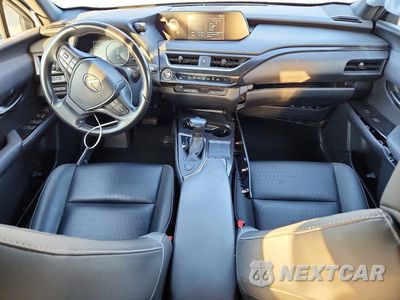 Zdjęcie 8 z 13 samochodu: 2021 LEXUS UX 200 VIN:JTHX3JBH6M2040378 - miniatura