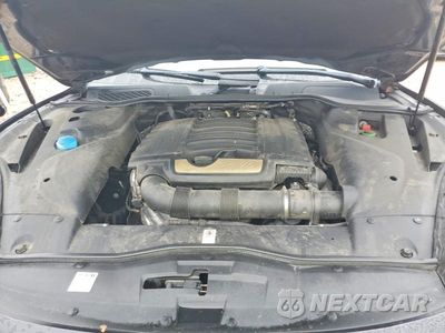 Zdjęcie 12 z 13 samochodu: 2017 PORSCHE CAYENNE VIN:WP1AA2A29HKA88882 - miniatura