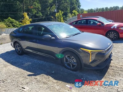 Czwarte zdjęcie samochodu z boku: 2025 KIA K4 LXS VIN:3KPFT4DE5SE185204 - miniatura