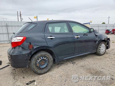 Trzecie zdjęcie samochodu z tyłu: 2010 TOYOTA MATRIX BASE VIN:2T1KU4EE2AC209496 - miniatura