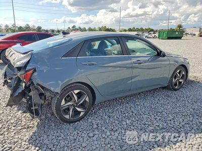 Trzecie zdjęcie samochodu z tyłu: 2022 HYUNDAI ELANTRA LIMITED VIN:KMHLN4AJXNU032334 - miniatura