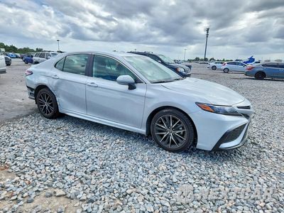 Czwarte zdjęcie samochodu z boku: 2024 TOYOTA CAMRY SE VIN:4T1G11AK4RU234953 - miniatura