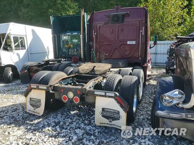 Trzecie zdjęcie samochodu z tyłu: 2018 FREIGHTLINER CASCADIA 125 SEMI TRUCK VIN:3AKJGLDVXJSJK1266 - miniatura