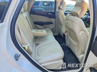 Zdjęcie 10 z 12 samochodu: 2015 LINCOLN MKC VIN:5LMCJ1A94FUJ26000 - miniatura