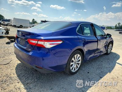 Trzecie zdjęcie samochodu z tyłu: 2018 TOYOTA CAMRY LE VIN:4T1B11HK4JU656371 - miniatura