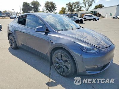 Czwarte zdjęcie samochodu z boku: 2023 TESLA MODEL Y VIN:7SAYGDEDXPF977677 - miniatura