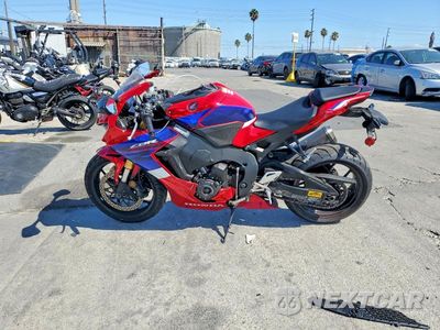 Trzecie zdjęcie samochodu z tyłu: 2024 HONDA CBR1000 RA VIN:JH2SC7753RK700226 - miniatura