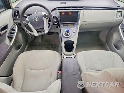Zdjęcie 8 z 13 samochodu: 2010 TOYOTA PRIUS II VIN:JTDKN3DU9A0144317 - miniatura