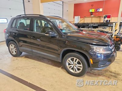 Czwarte zdjęcie samochodu z boku: 2017 VOLKSWAGEN TIGUAN S VIN:WVGAV7AXXHK019399 - miniatura