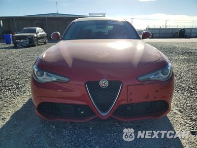 Piąte zdjęcie samochodu w środku: 2017 ALFA ROMEO GIULIA Q4 VIN:ZARFAEDN0H7558501 - miniatura