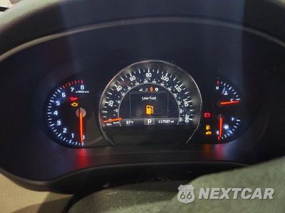 Zdjęcie 9 z 13 samochodu: 2017 KIA SORENTO EX VIN:5XYPH4A55HG222631 - miniatura