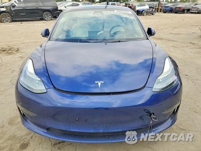 Piąte zdjęcie samochodu w środku: 2022 TESLA MODEL 3 VIN:5YJ3E1EB2NF318984 - miniatura