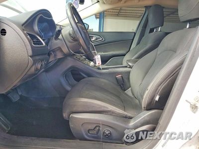 Zdjęcie 7 z 12 samochodu: 2016 CHRYSLER 200 LIMITED VIN:1C3CCCAB0GN110960 - miniatura