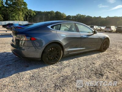 Trzecie zdjęcie samochodu z tyłu: 2013 TESLA MODEL S VIN:5YJSA1BG7DFP03771 - miniatura