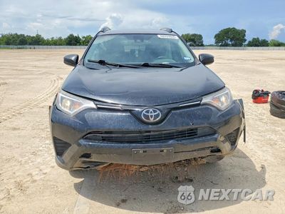 Piąte zdjęcie samochodu w środku: 2018 TOYOTA RAV4 LE VIN:2T3ZFREV9JW498064 - miniatura