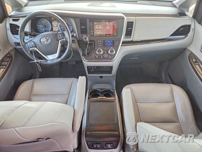 Zdjęcie 8 z 13 samochodu: 2018 TOYOTA SIENNA XLE 8-PASSENGER VIN:5TDYZ3DC6JS936170 - miniatura