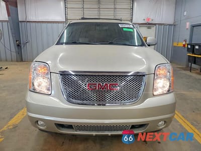 Piąte zdjęcie samochodu w środku: 2013 GMC YUKON XL K1500 SLE VIN:1GKS2HE71DR167223 - miniatura