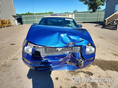 Piąte zdjęcie samochodu w środku: 2007 FORD MUSTANG VIN:1ZVFT84N975330591 - miniatura