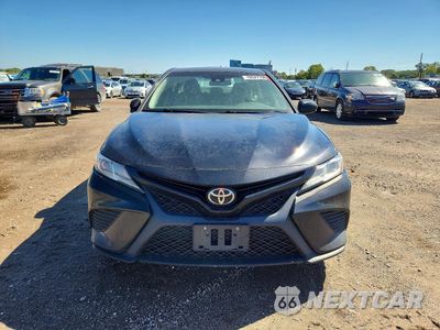 Piąte zdjęcie samochodu w środku: 2018 TOYOTA CAMRY SE VIN:4T1B11HK2JU529781 - miniatura