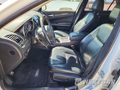 Zdjęcie 7 z 12 samochodu: 2017 CHRYSLER 300C VIN:2C3CCAEG0HH645694 - miniatura