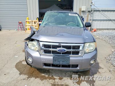 Piąte zdjęcie samochodu w środku: 2008 FORD ESCAPE XLT VIN:1FMCU03148KB36357 - miniatura