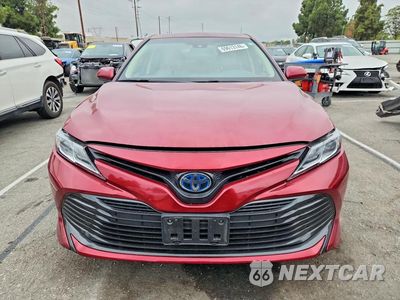 Piąte zdjęcie samochodu w środku: 2018 TOYOTA CAMRY LE VIN:4T1B31HK1JU501299 - miniatura