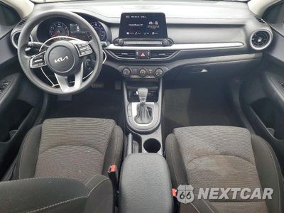 Zdjęcie 8 z 12 samochodu: 2024 KIA FORTE LXS VIN:3KPF24ADXRE761359 - miniatura