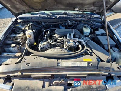 Zdjęcie 11 z 12 samochodu: 2000 CHEVROLET BLAZER VIN:1GNCT18W0YK104630 - miniatura