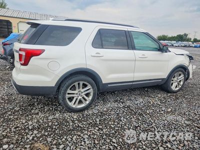 Trzecie zdjęcie samochodu z tyłu: 2017 FORD EXPLORER XLT VIN:1FM5K8D80HGB37016 - miniatura