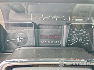 Zdjęcie 9 z 13 samochodu: 2010 LINCOLN NAVIGATOR VIN:5LMJJ2H5XAEJ11374 - miniatura