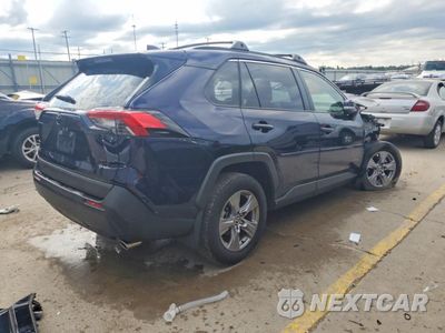 Trzecie zdjęcie samochodu z tyłu: 2025 TOYOTA RAV4 HYBRID XLE VIN:JTMRWRFV7SJ082285 - miniatura