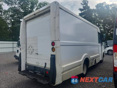 Trzecie zdjęcie samochodu z tyłu: 2013 ISUZU NPR VIN:JALB4T179D7W00330 - miniatura