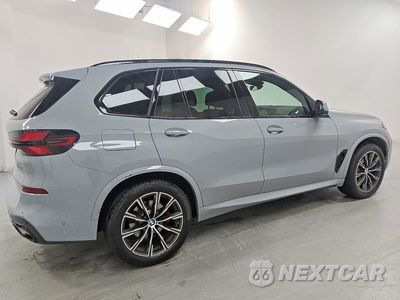 Trzecie zdjęcie samochodu z tyłu: 2026 B M W X SERIES X5 4D SUV 40I XDRIVE MSPORT VIN:5UX23EU02T9387933 - miniatura