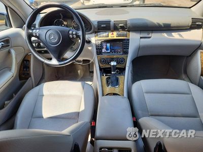 Zdjęcie 8 z 12 samochodu: 2007 MERCEDES-BENZ C 230 VIN:WDBRF52H97A937860 - miniatura