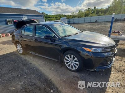 Czwarte zdjęcie samochodu z boku: 2018 TOYOTA CAMRY LE VIN:4T1B11HK6JU610959 - miniatura