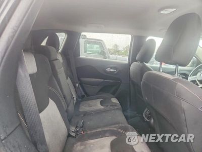 Zdjęcie 11 z 13 samochodu: 2014 JEEP CHEROKEE LATITUDE VIN:1C4PJMCS2EW151541 - miniatura