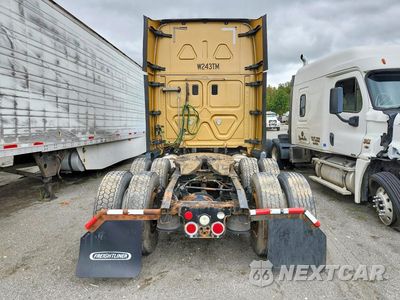 Zdjęcie 6 z 14 samochodu: 2016 FREIGHTLINER CASCADIA 125 SEMI TRUCK VIN:3AKJGLD52GSGU5362 - miniatura