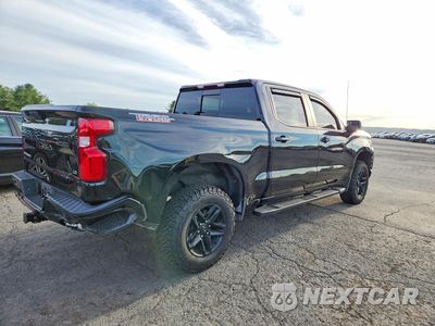 Trzecie zdjęcie samochodu z tyłu: 2019 CHEVROLET SILVERADO K1500 LT TRAIL BOSS VIN:3GCPYFED9KG285382 - miniatura