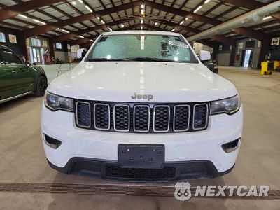 Piąte zdjęcie samochodu w środku: 2017 JEEP GRAND CHEROKEE LAREDO VIN:1C4RJFAG0HC886060 - miniatura