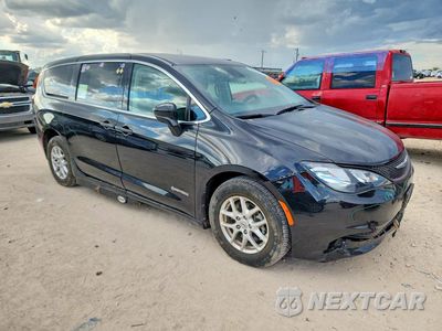 Czwarte zdjęcie samochodu z boku: 2023 CHRYSLER VOYAGER LX VIN:2C4RC1CG8PR539091 - miniatura