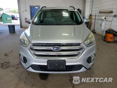 Piąte zdjęcie samochodu w środku: 2017 FORD ESCAPE SE VIN:1FMCU9GD2HUC98601 - miniatura