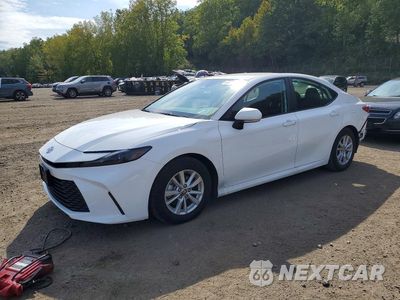 2025 TOYOTA CAMRY LE 4T1DAACKXSU591916 - główne zdjęcie licytacji z USA - miniatura