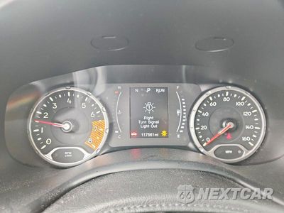Zdjęcie 9 z 13 samochodu: 2020 JEEP RENEGADE LATITUDE VIN:ZACNJABB7LPL81817 - miniatura